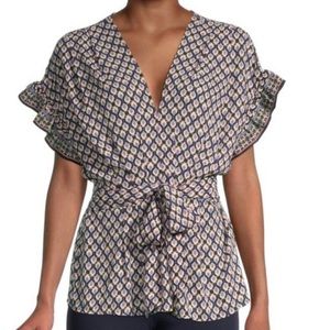 Max Studio V-neck top with tie in front from Versona